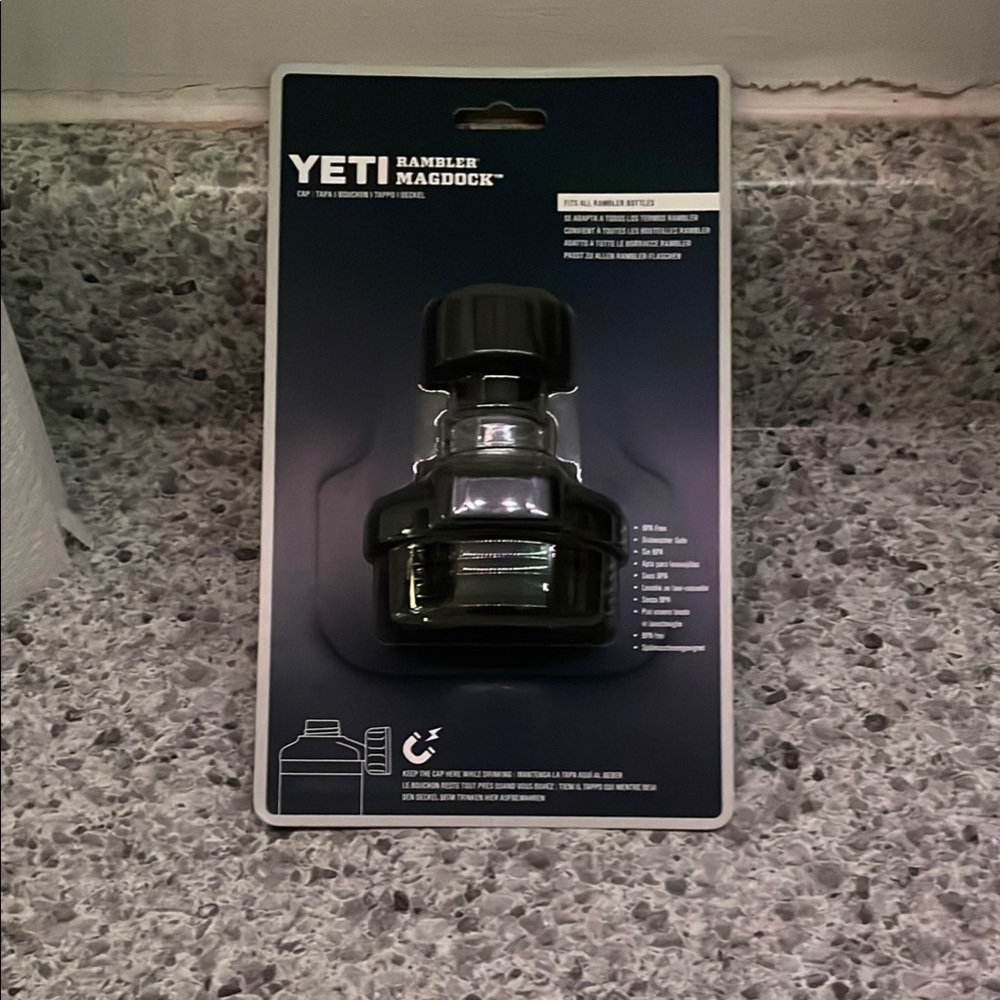 YETI Black MagDock Cap